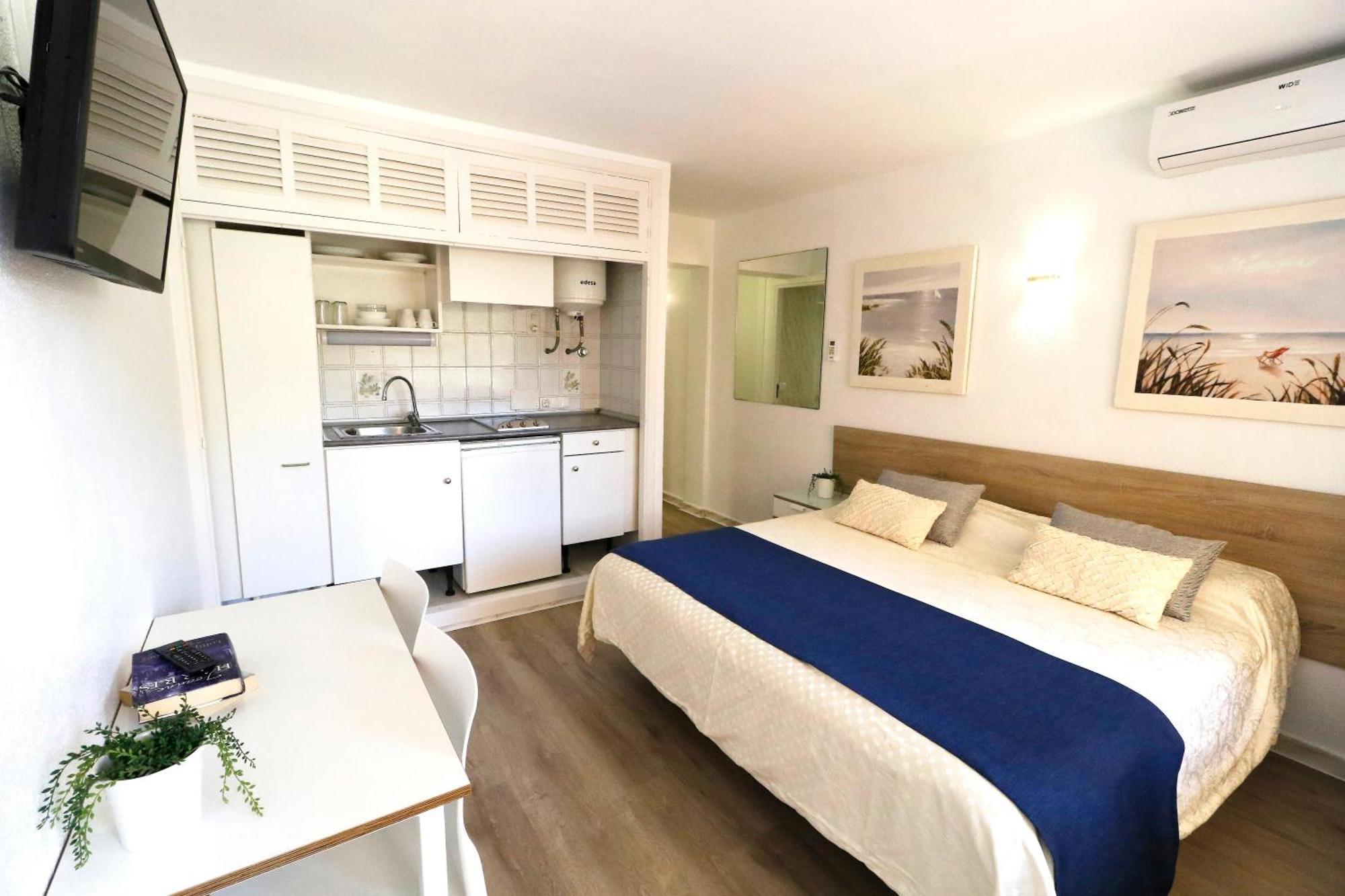 Naika Studios & Apartments Palma Nova  Ngoại thất bức ảnh