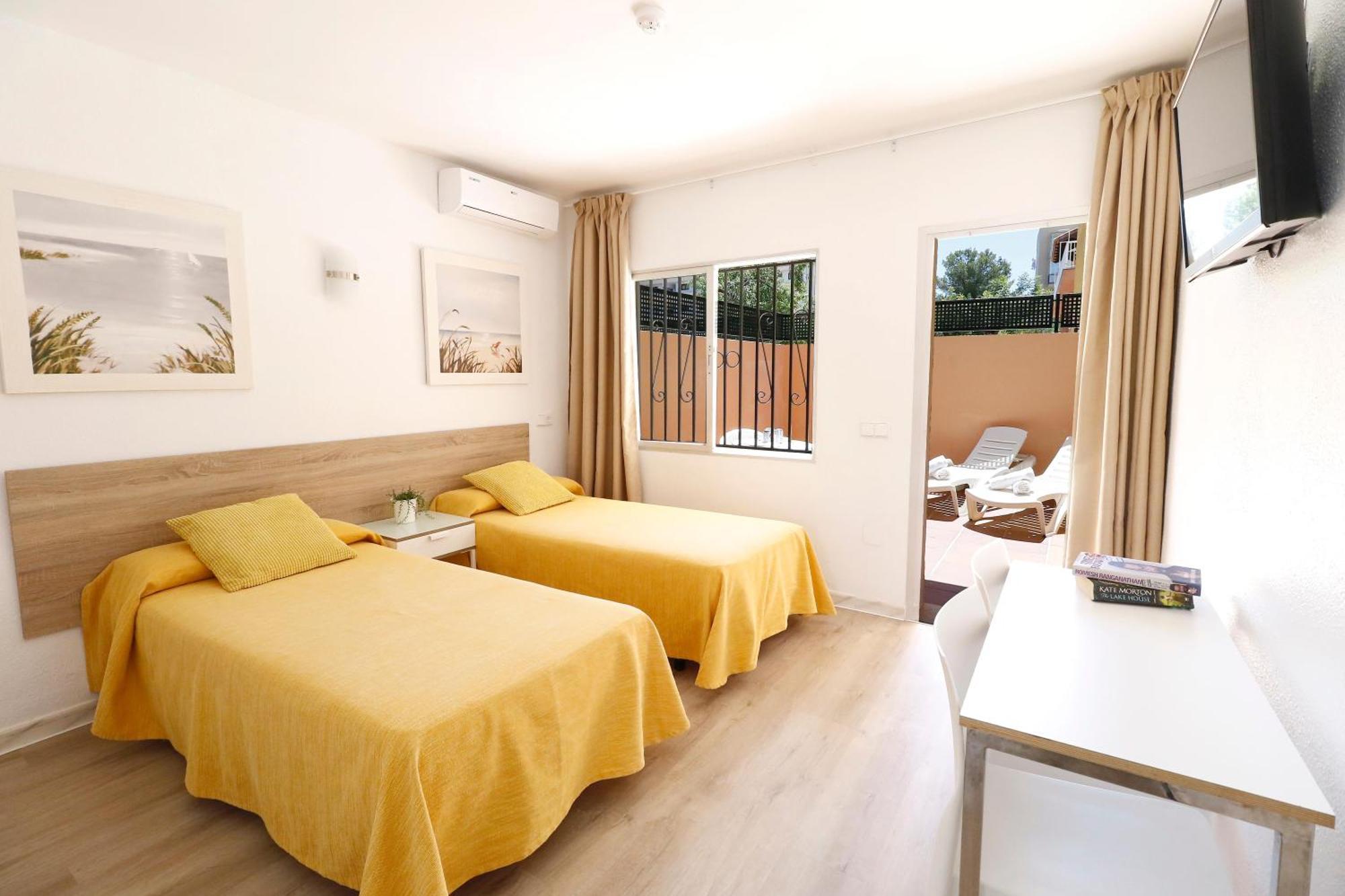 Naika Studios & Apartments Palma Nova  Ngoại thất bức ảnh