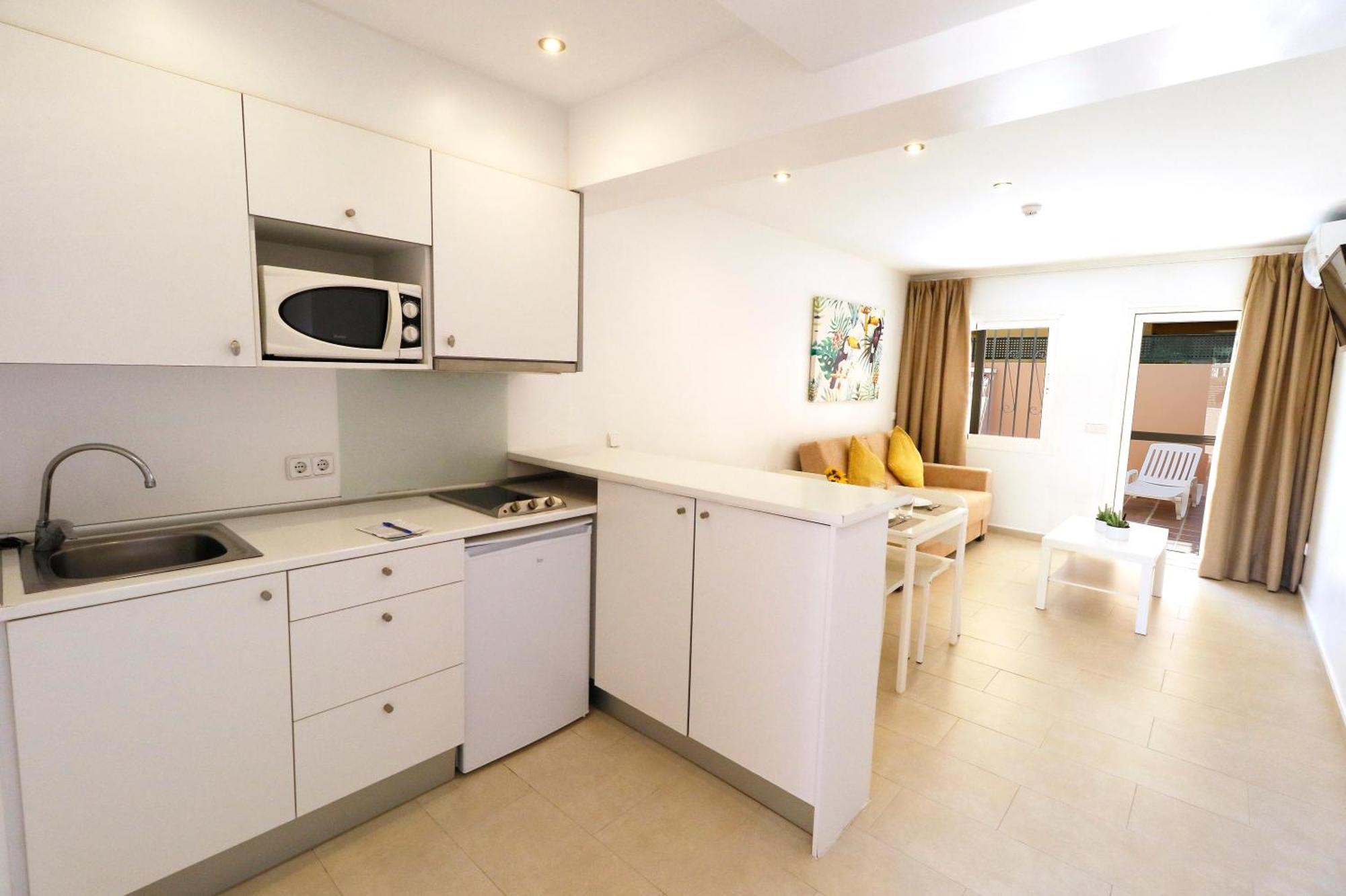 Naika Studios & Apartments Palma Nova  Ngoại thất bức ảnh