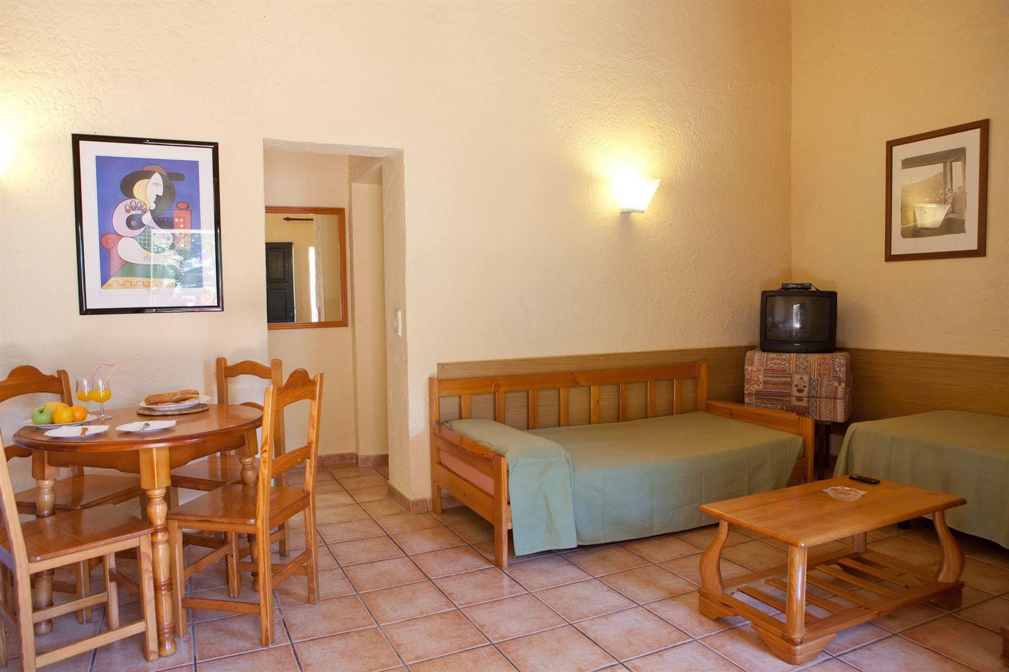 Naika Studios & Apartments Palma Nova  Ngoại thất bức ảnh