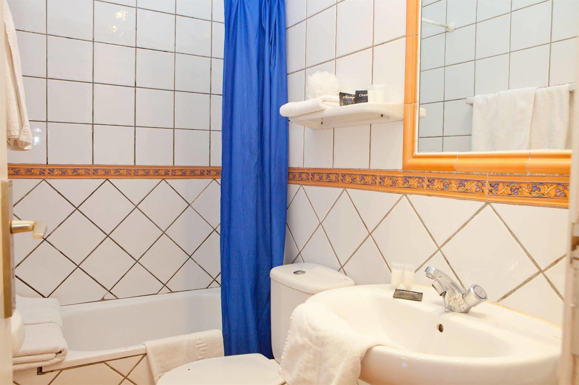 Naika Studios & Apartments Palma Nova  Ngoại thất bức ảnh